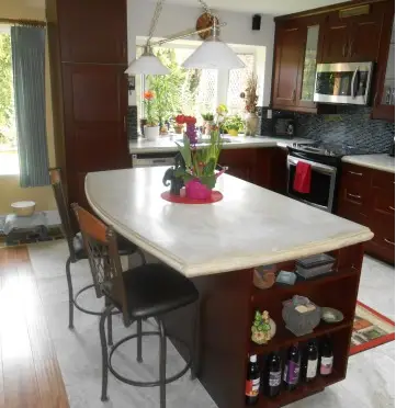 Using White Concrete Countertop Mix For More Vibrant Kitchen